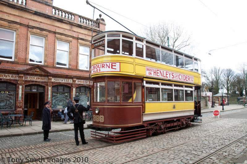 leeds-city-tram